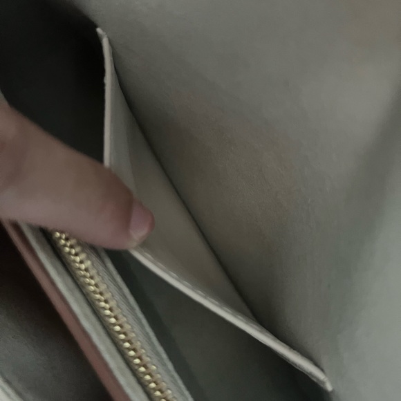 Louis Vuitton Lockme Tender Pochette in Pink and White - Picture 7 of 12